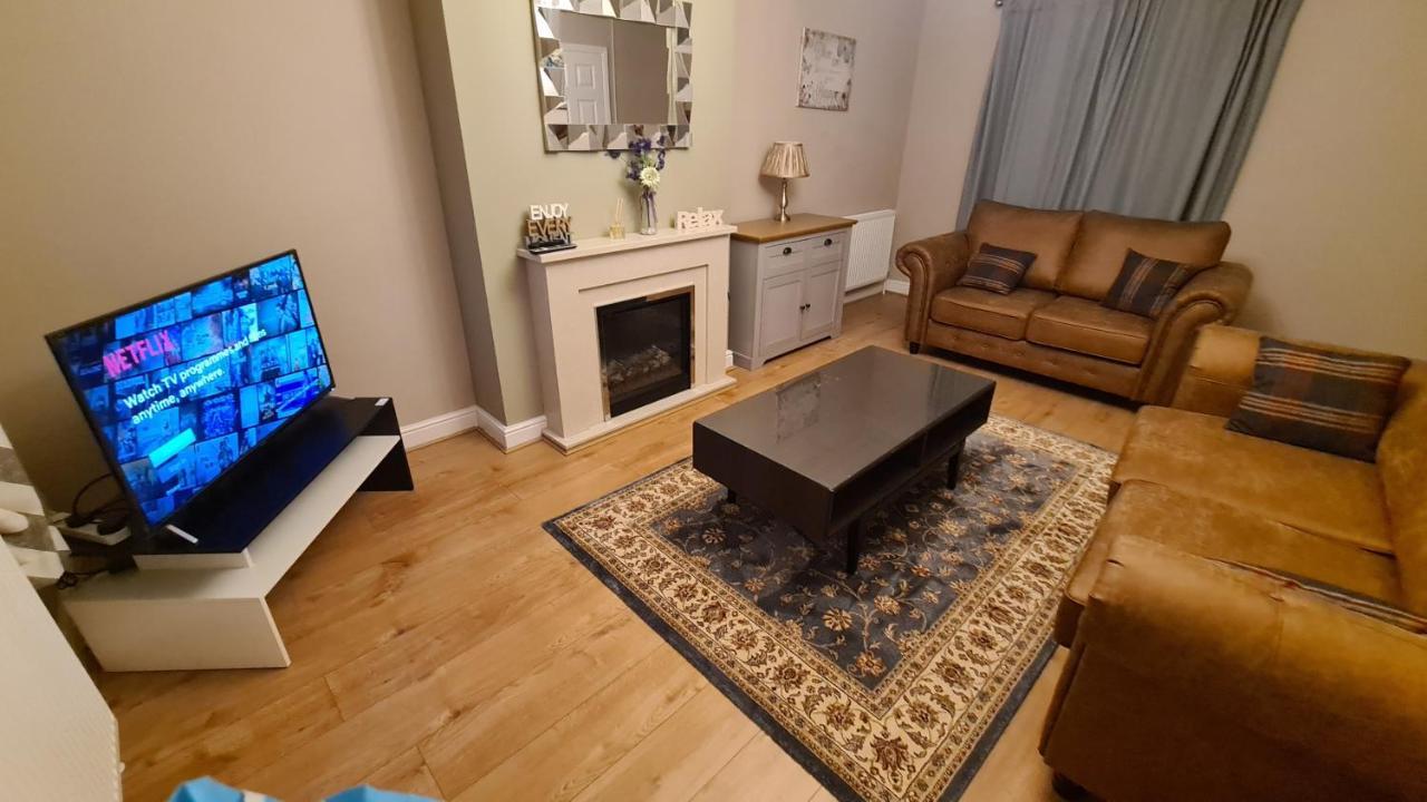 Spacious 3 Bedroom House, 6 Beds In Spondon, Derby With Parking ภายนอก รูปภาพ